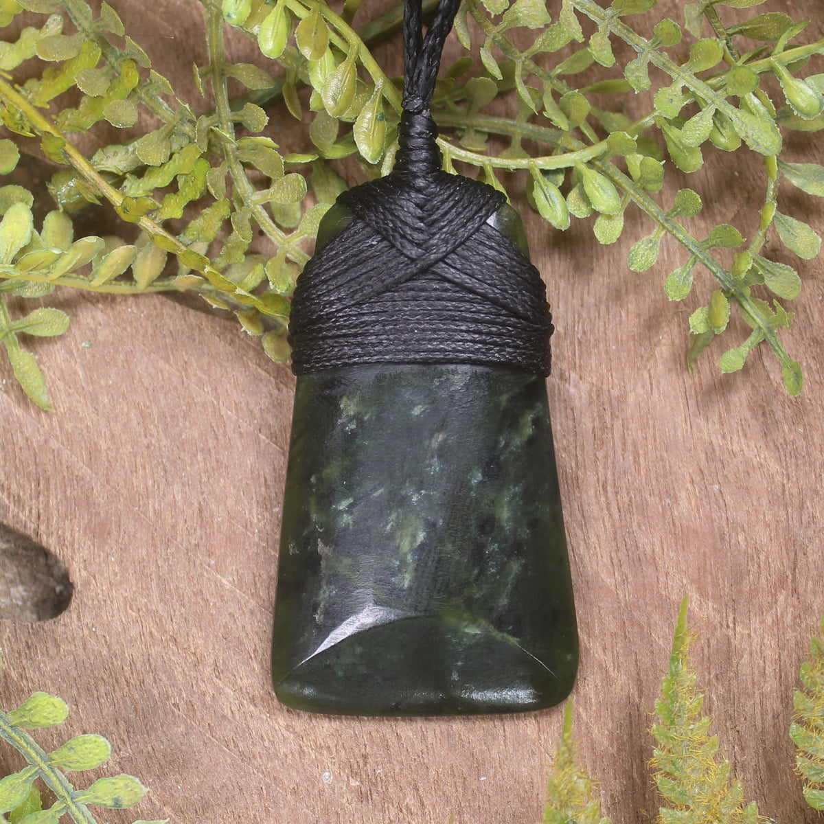 Rimu Pounamu Toki - NZ Greenstone