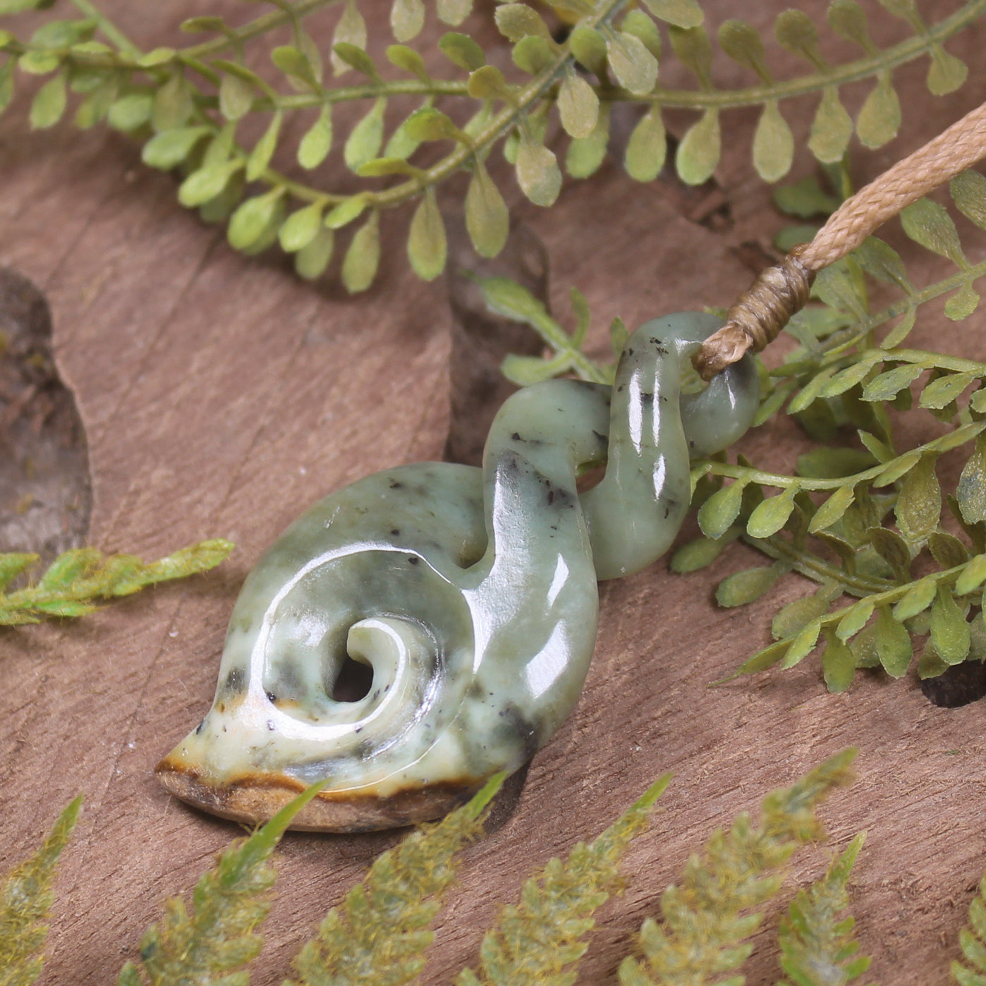 Twist or Pikorua carved from Flower Jade Pounamu - NZ Greenstone