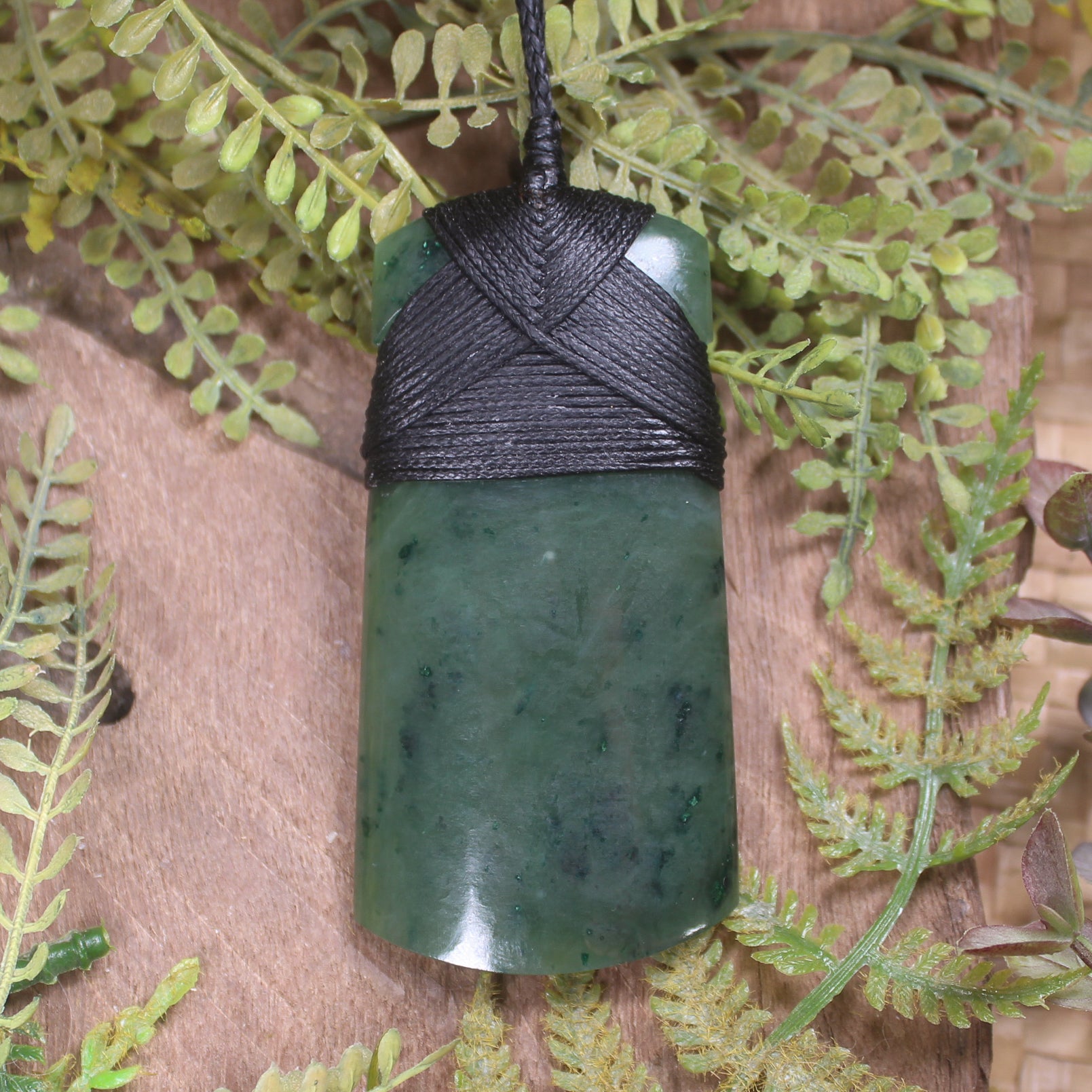 Kawakawa Pounamu Toki