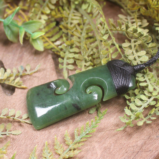 Hapopo Pounamu Toki with Koru - NZ Greenstone