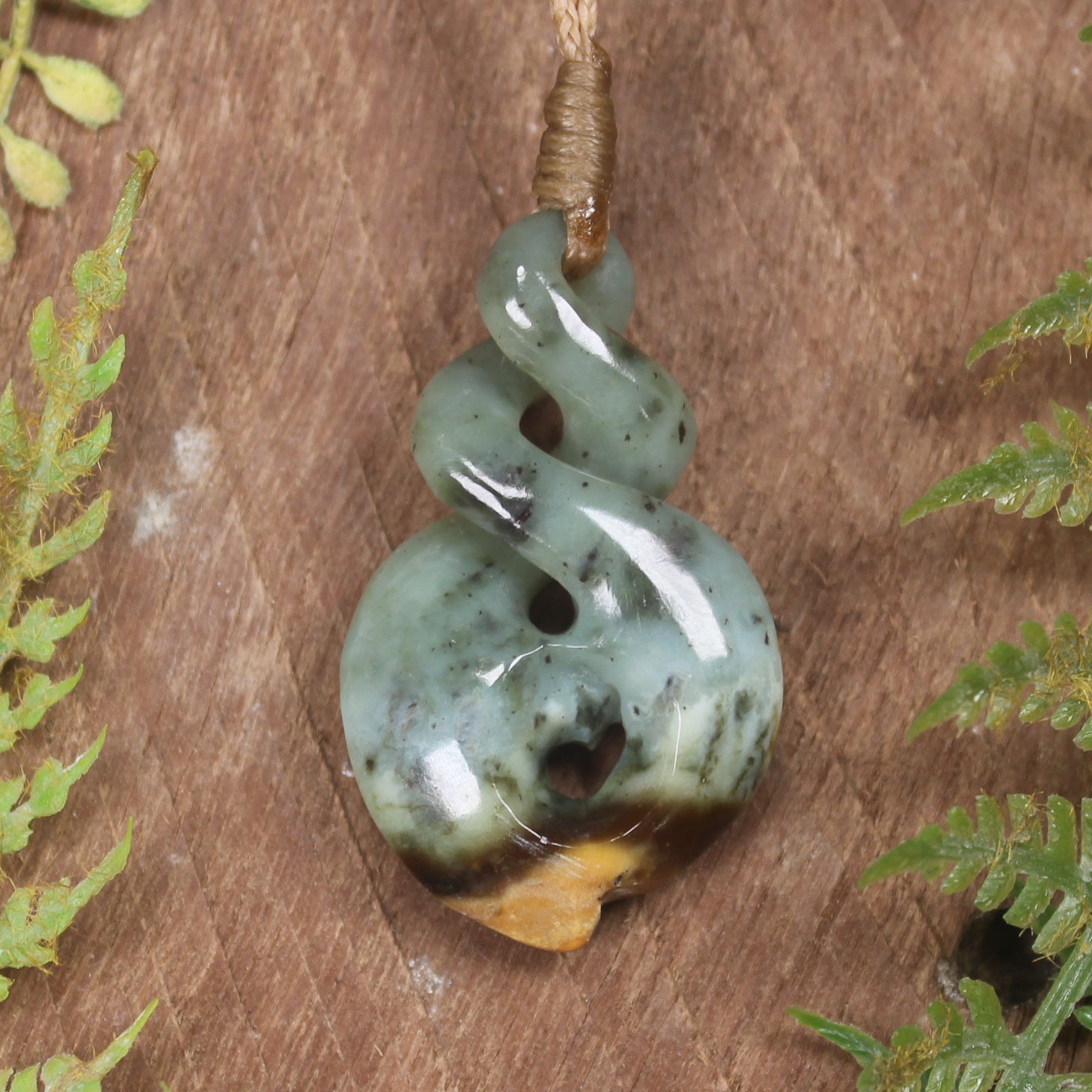 Twist or Pikorua carved from Flower Jade Pounamu - NZ Greenstone