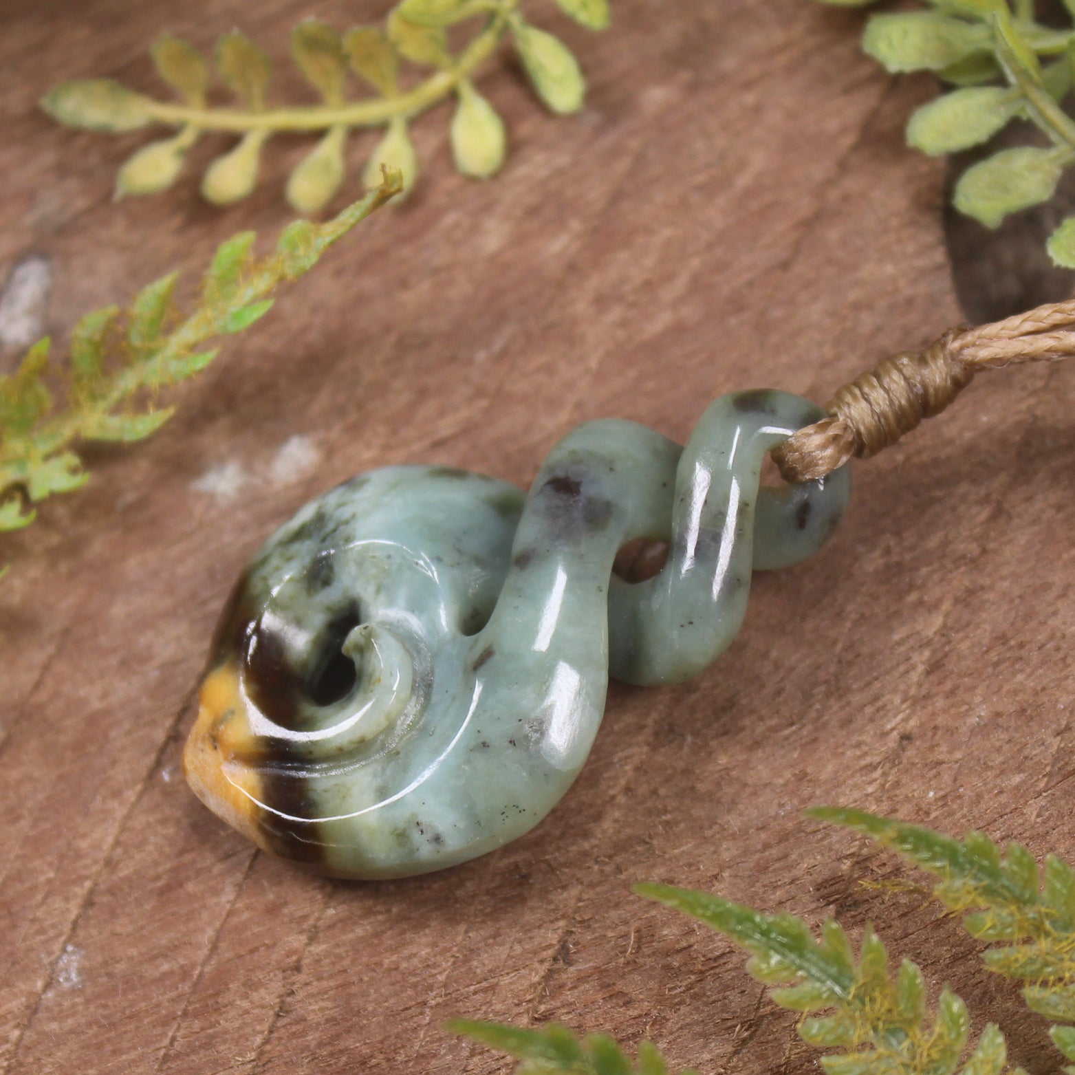 Twist or Pikorua carved from Flower Jade Pounamu - NZ Greenstone