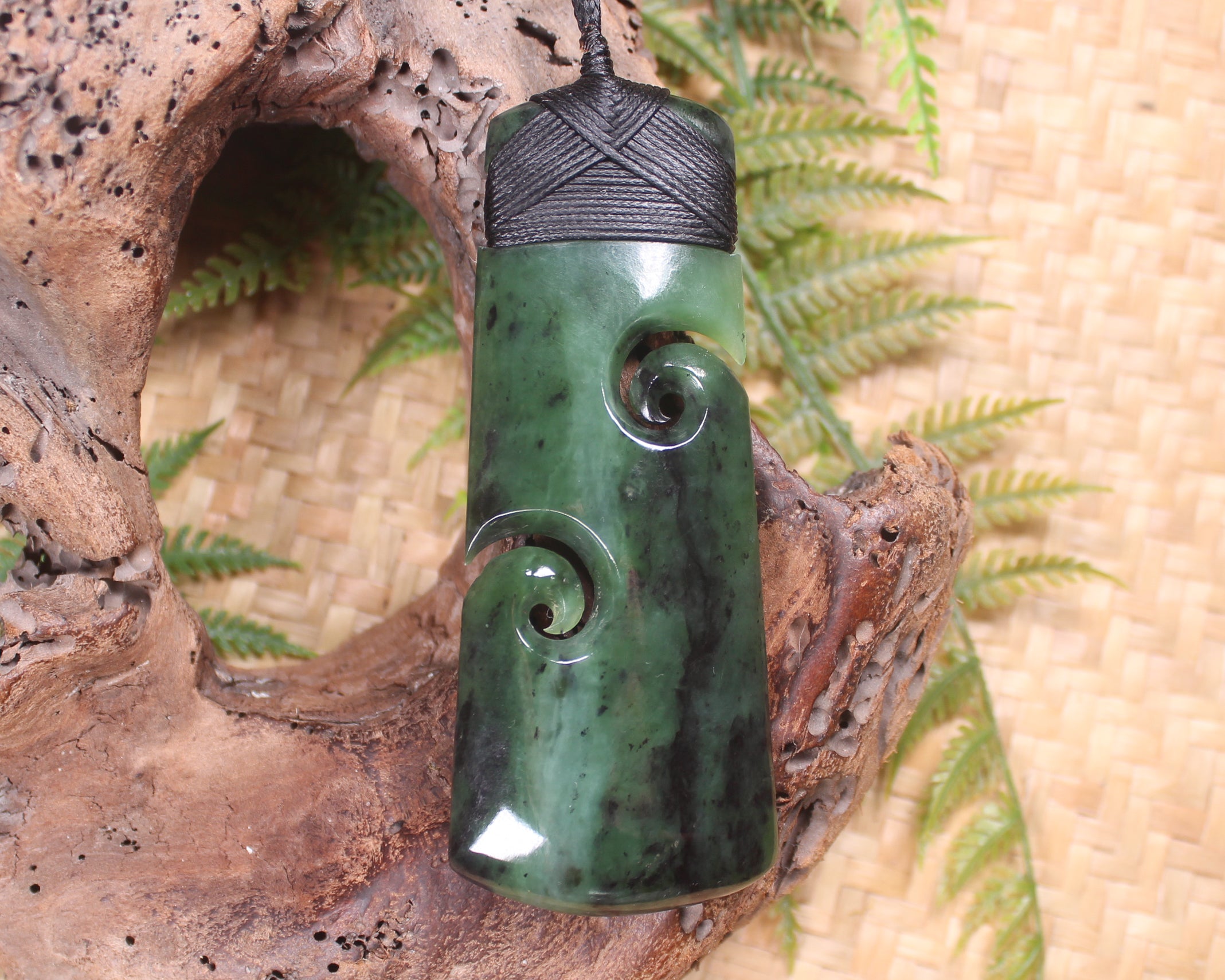 Toki or Adze with Koru carved from Hapopo Pounamu - NZ Greenstone