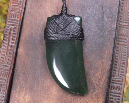 Tooth pendant carved from Kawakawa Pounamu - NZ Greenstone