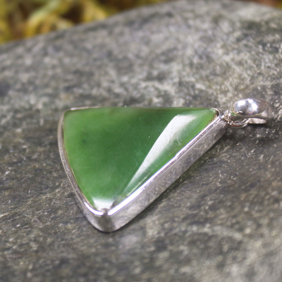 Hapopo Pounamu pendant set in Sterling Silver - NZ Greenstone
