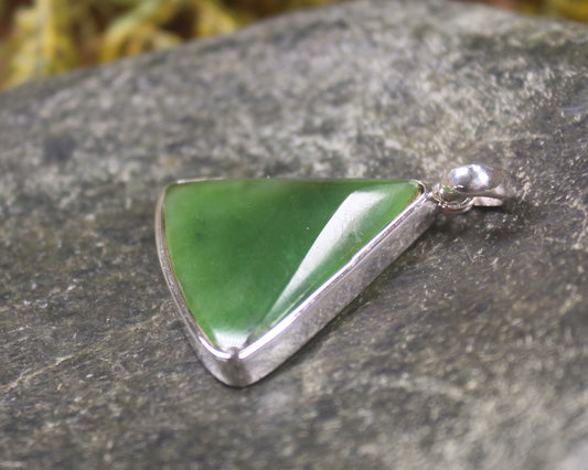 Hapopo Pounamu pendant set in Sterling Silver - NZ Greenstone