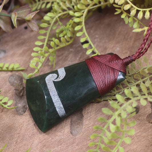Kawakawa Pounamu Toki