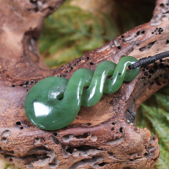 Twist or Pikorua carved from Hapopo Pounamu - NZ Greenstone