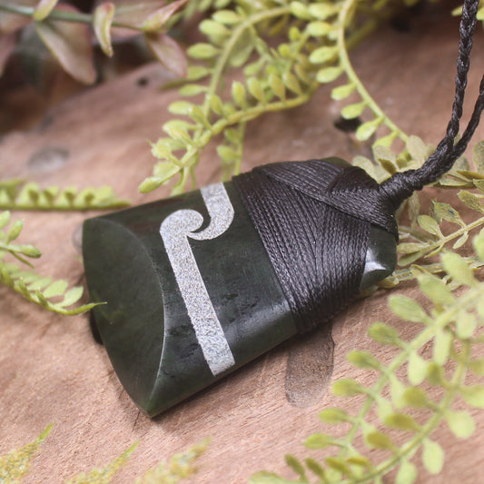 Kawakawa Pounamu Toki