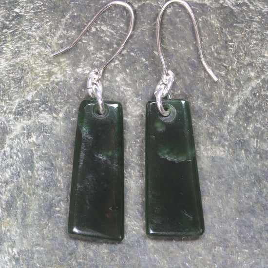 Roimata or Teardrop earrings carved from Kawakawa Pounamu - NZ Greenstone