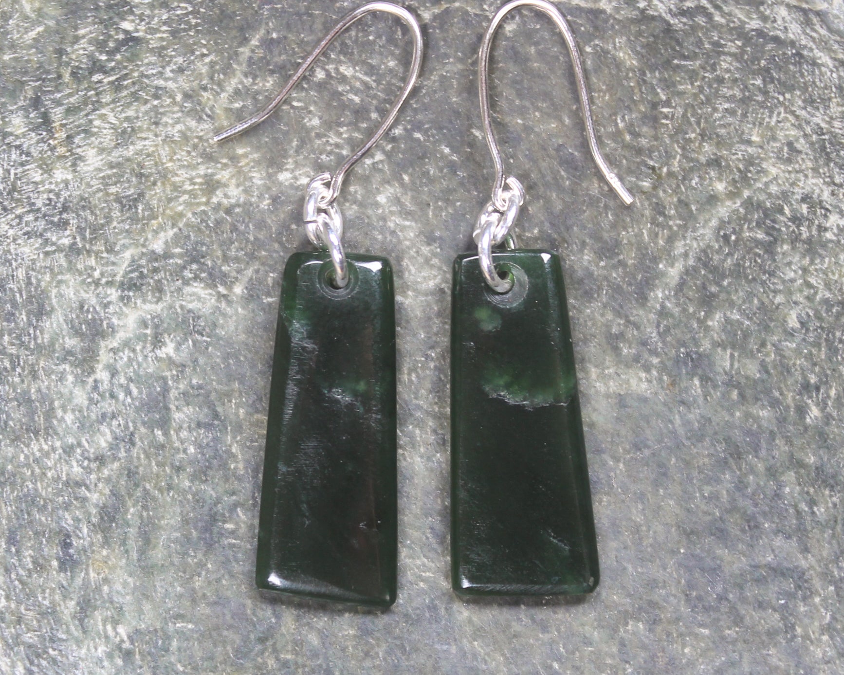 Roimata or Teardrop earrings carved from Kawakawa Pounamu - NZ Greenstone