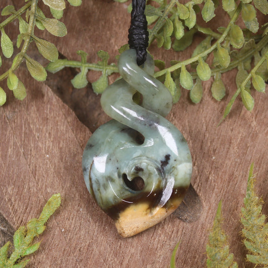 Twist or Pikorua carved from Flower Jade Pounamu - NZ Greenstone