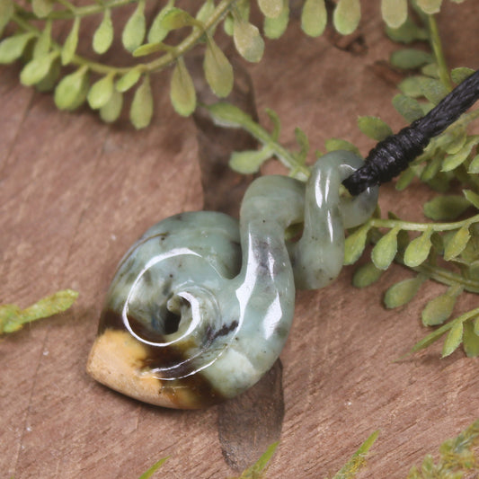 Twist or Pikorua carved from Flower Jade Pounamu - NZ Greenstone