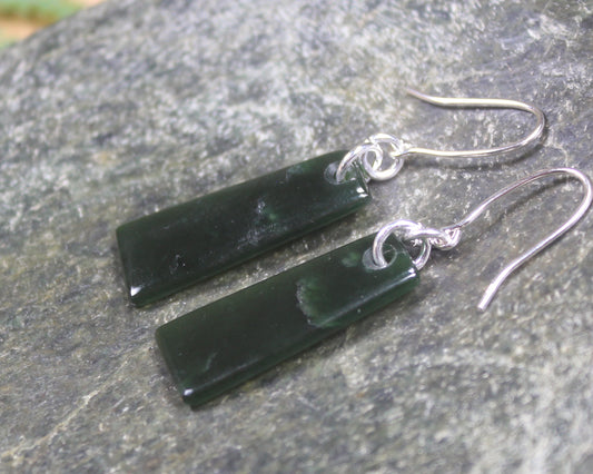Roimata or Teardrop earrings carved from Kawakawa Pounamu - NZ Greenstone
