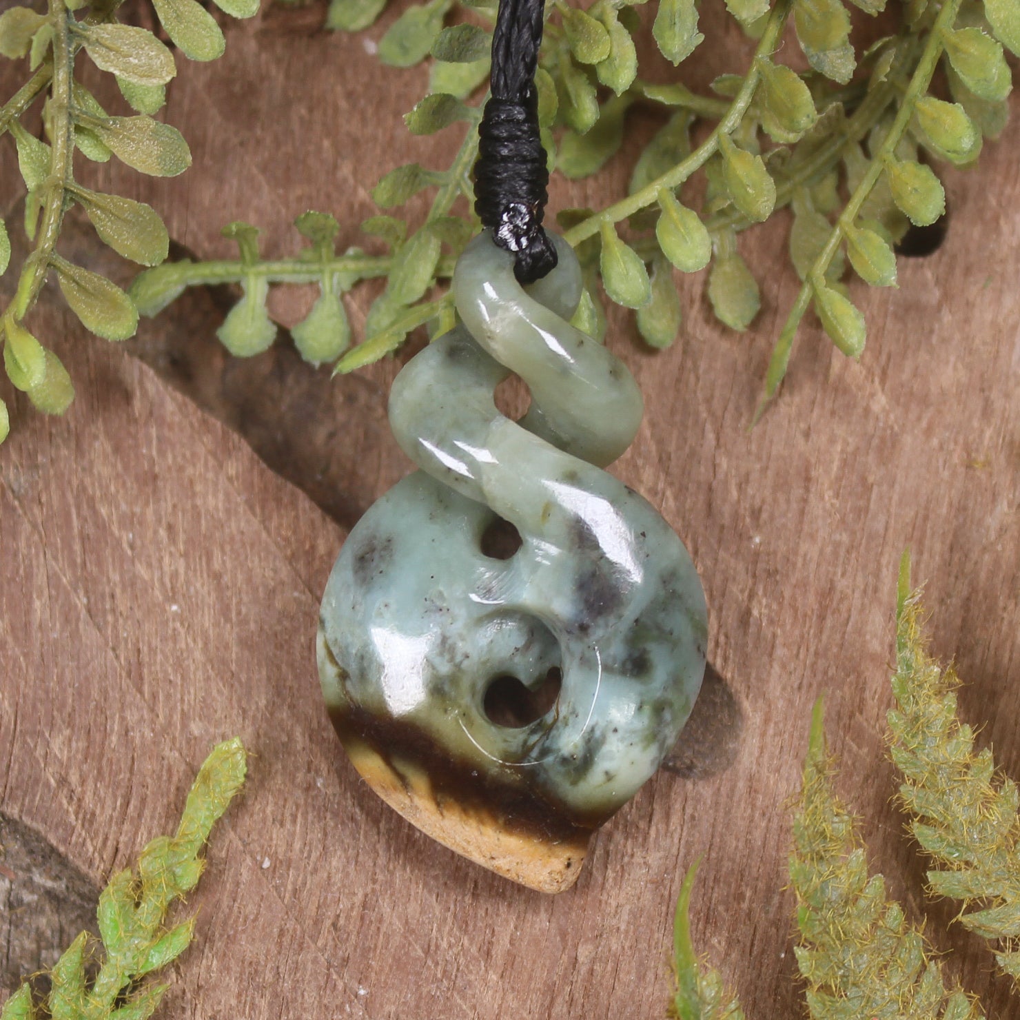 Twist or Pikorua carved from Flower Jade Pounamu - NZ Greenstone