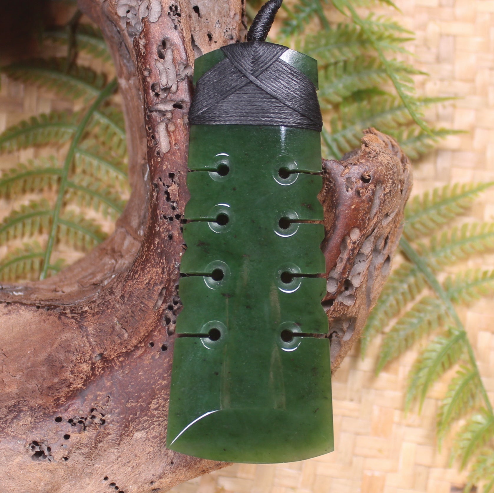 Kawakawa Pounamu Toki