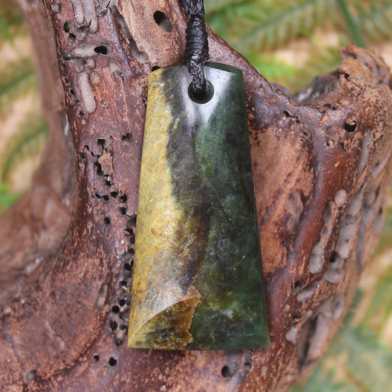 Toki or Adze Pendant carved from Flower Jade Pounamu - NZ Greenstone