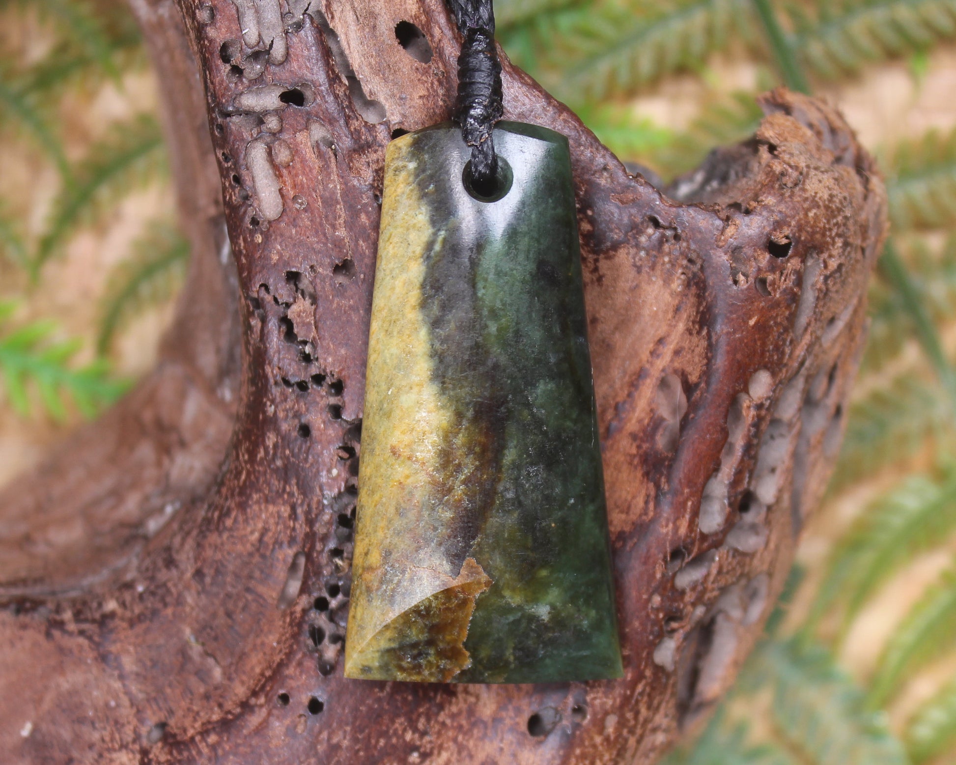Toki or Adze Pendant carved from Flower Jade Pounamu - NZ Greenstone