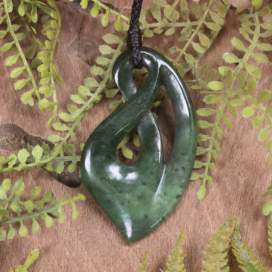 Twist or Pikorua carved from Kawakawa Pounamu - NZ Greenstone
