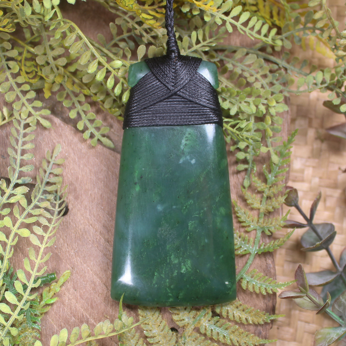 Hapopo Pounamu Toki - NZ Greenstone