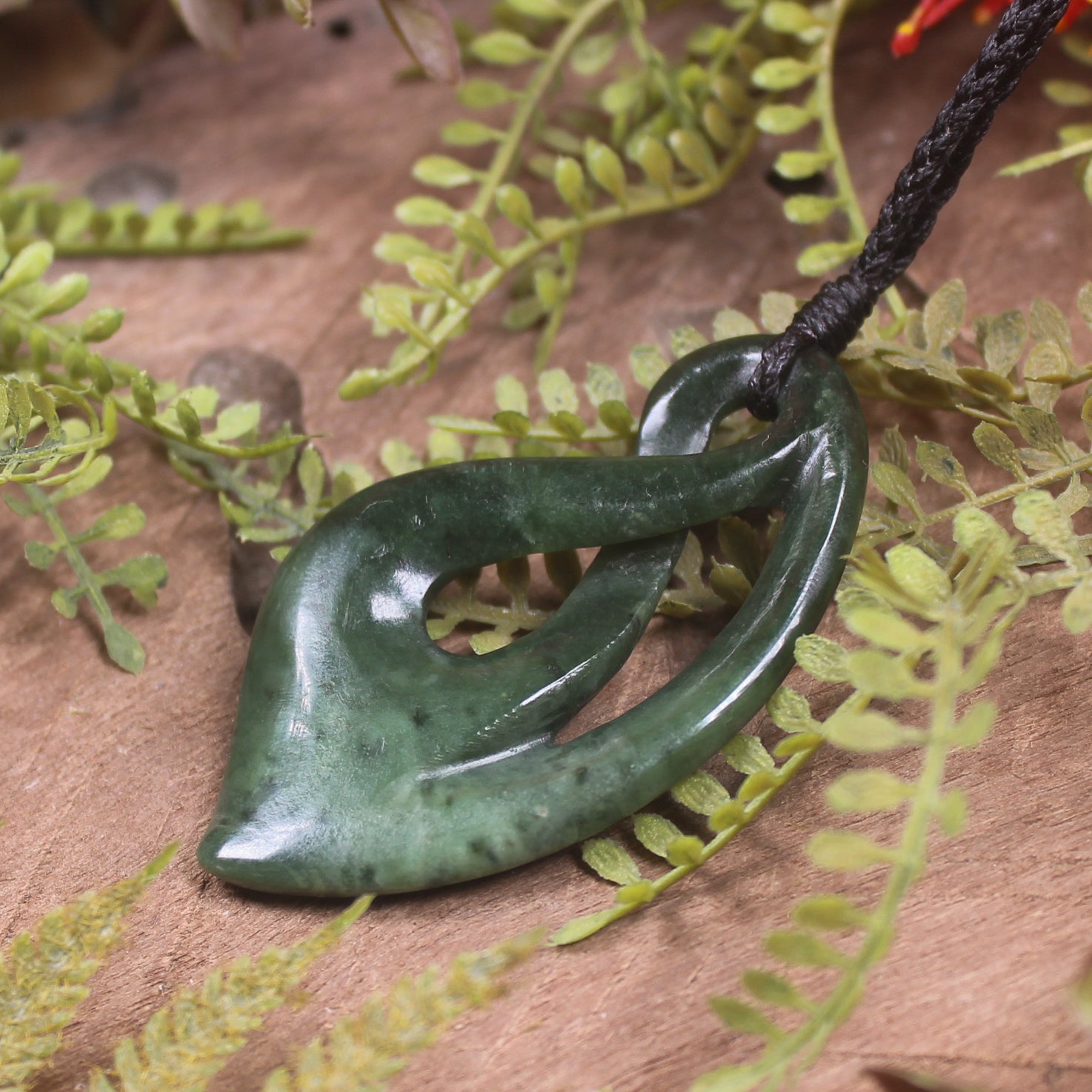 Twist or Pikorua carved from Kawakawa Pounamu - NZ Greenstone