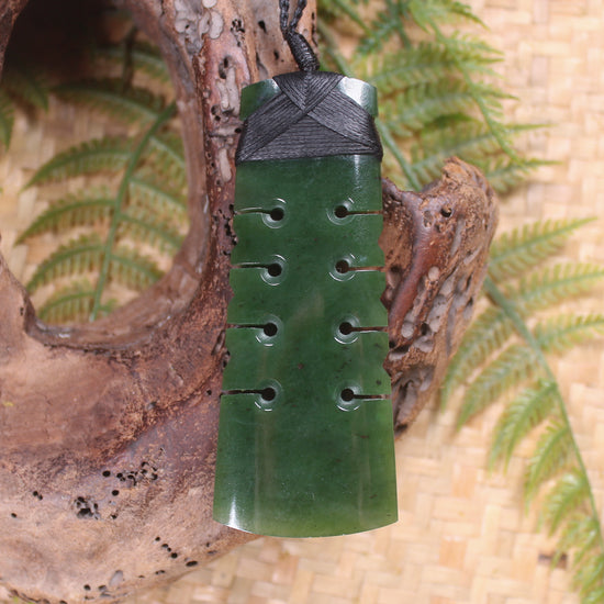 Kawakawa Pounamu Toki