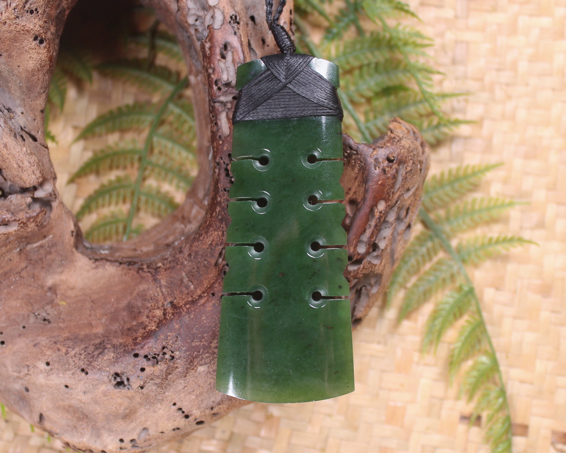 Kawakawa Pounamu Toki