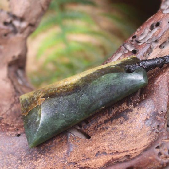 Toki or Adze Pendant carved from Flower Jade Pounamu - NZ Greenstone