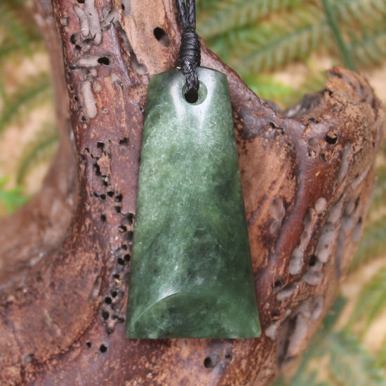 Hapopo Pounamu Toki - NZ Greenstone