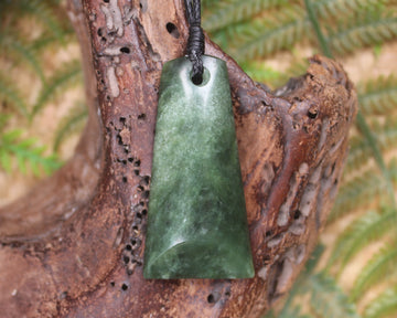 Hapopo Pounamu Toki - NZ Greenstone