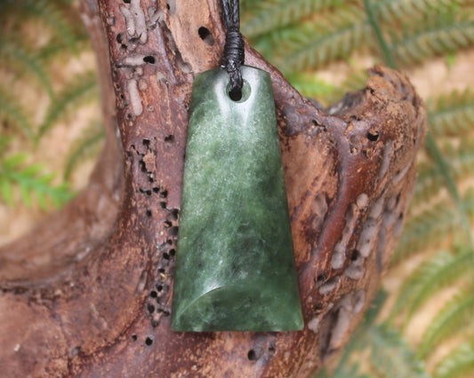 Hapopo Pounamu Toki - NZ Greenstone