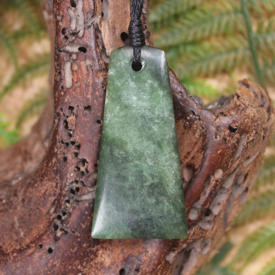 Hapopo Pounamu Toki - NZ Greenstone