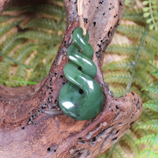 Twist or Pikorua carved from Hapopo Pounamu - NZ Greenstone