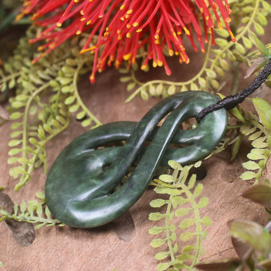Twist or Pikorua carved from Kawakawa Pounamu - NZ Greenstone