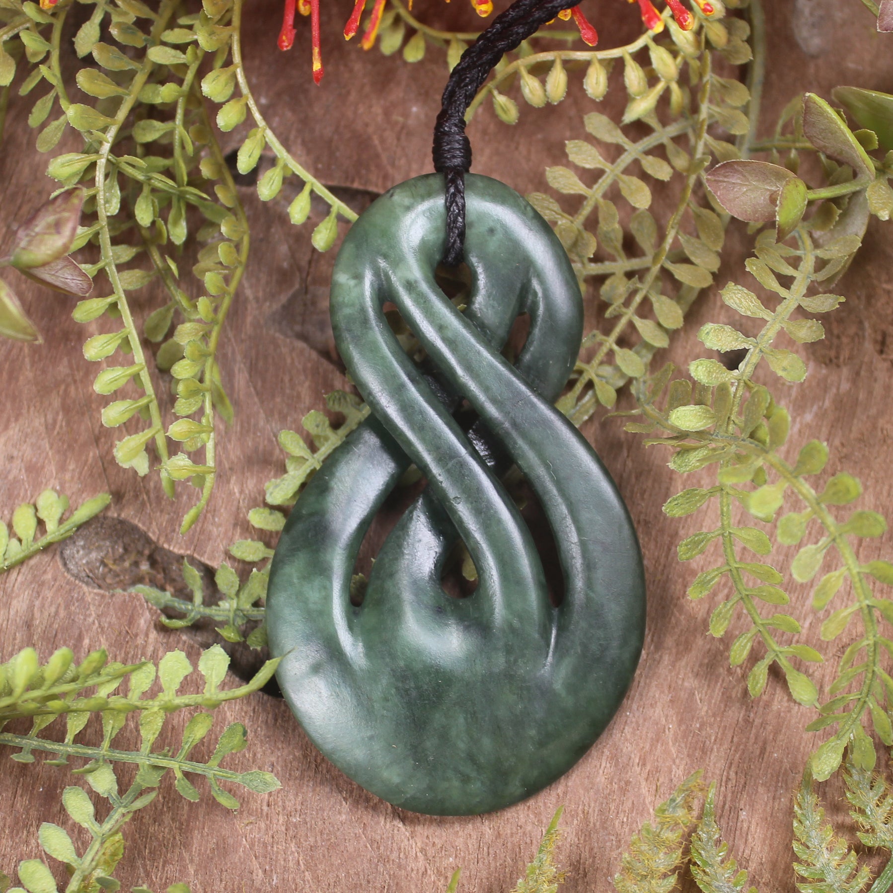 Twist or Pikorua carved from Kawakawa Pounamu - NZ Greenstone