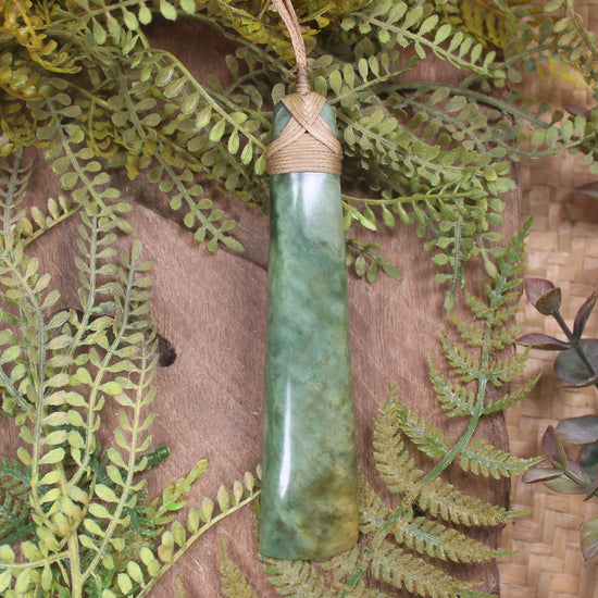 NZ Greenstone Toki Pendant Raukaraka Pounamu