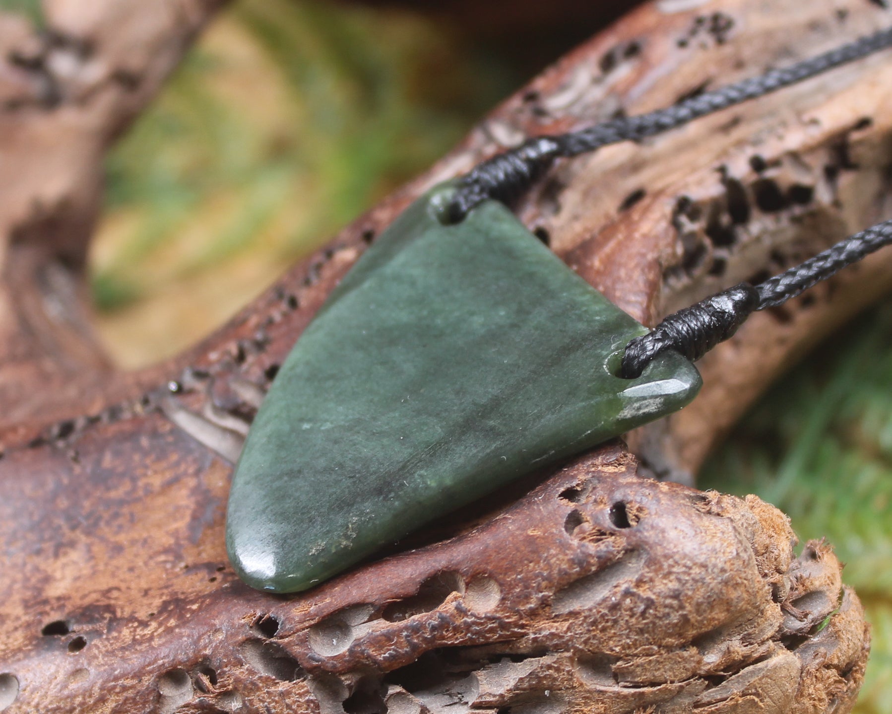 Taniwha Tooth or Niho carved from Kawakawa Pounamu - NZ Greenstone