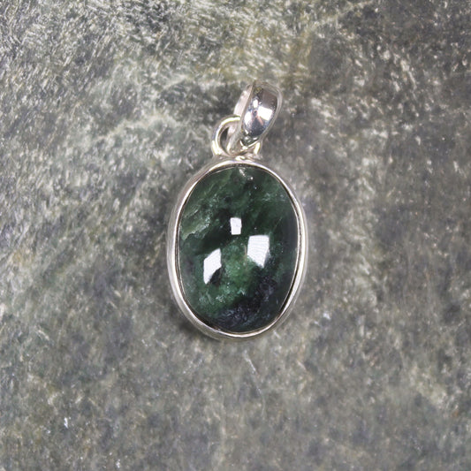 Kawakawa Pounamu pendant set in Sterling Silver - NZ Greenstone