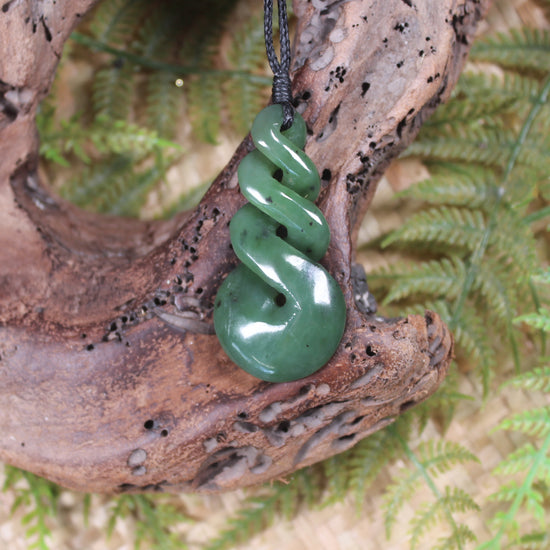 Twist or Pikorua carved from Hapopo Pounamu - NZ Greenstone