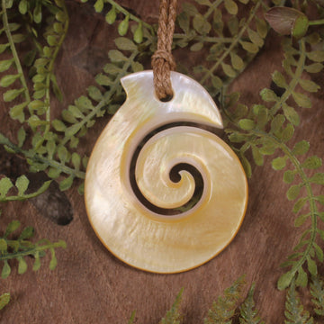 Mother of Pearl Matau pendant