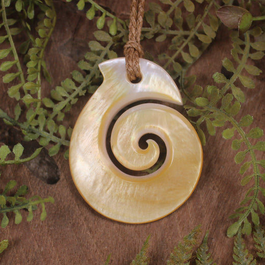 Mother of Pearl Matau pendant