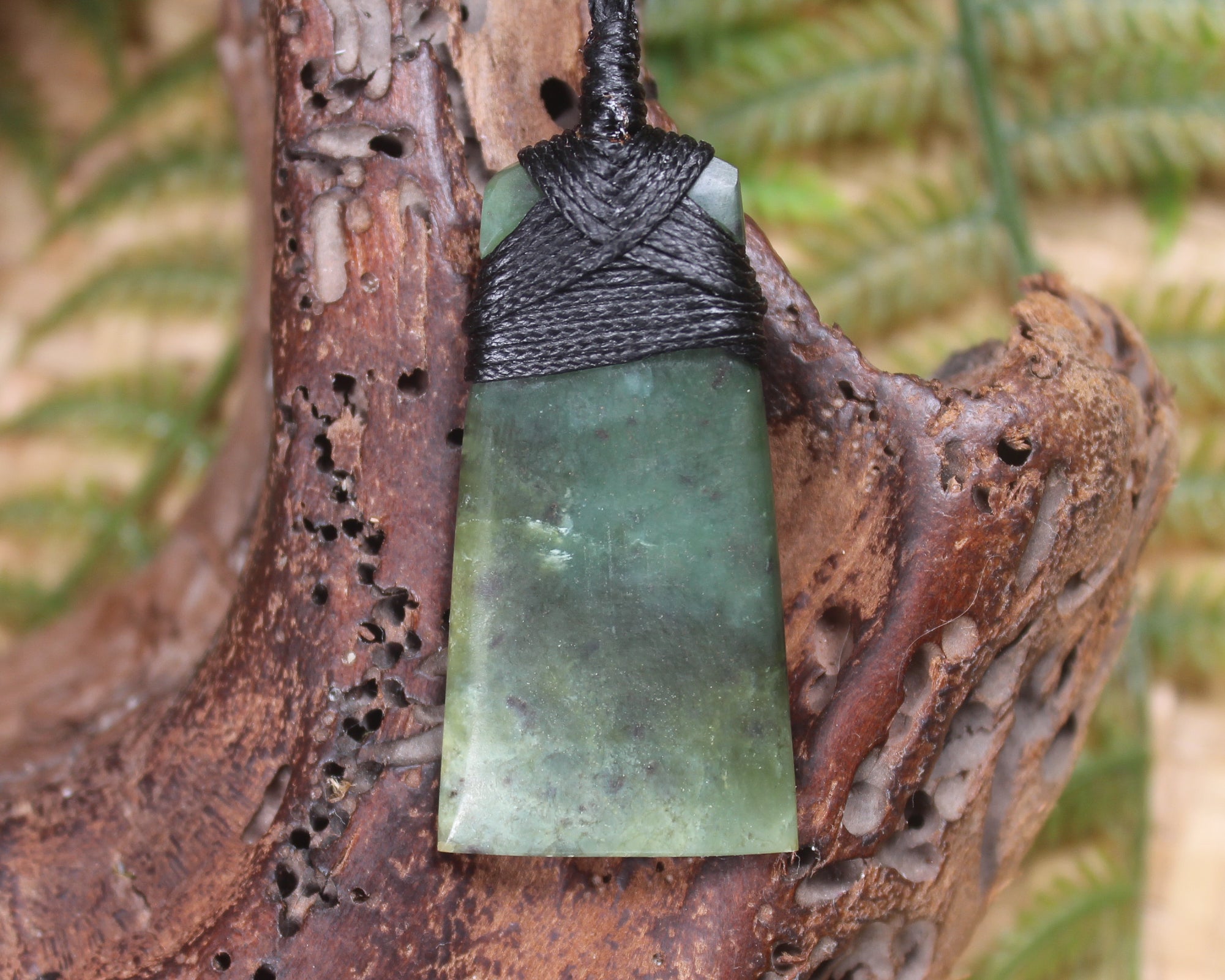 Hapopo Pounamu Toki - NZ Greenstone