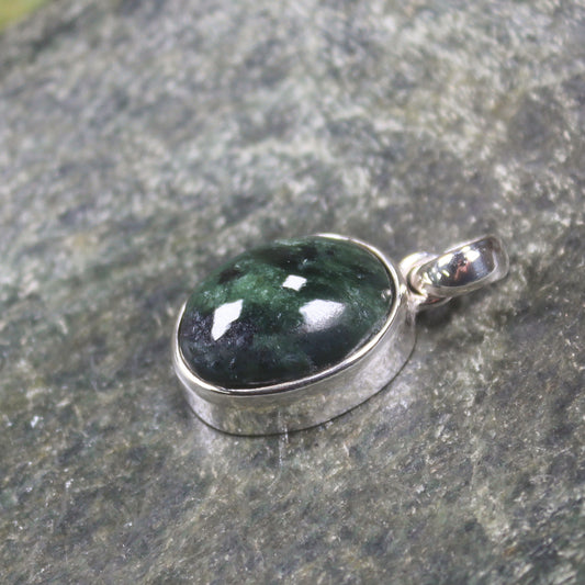 Kawakawa Pounamu pendant set in Sterling Silver - NZ Greenstone