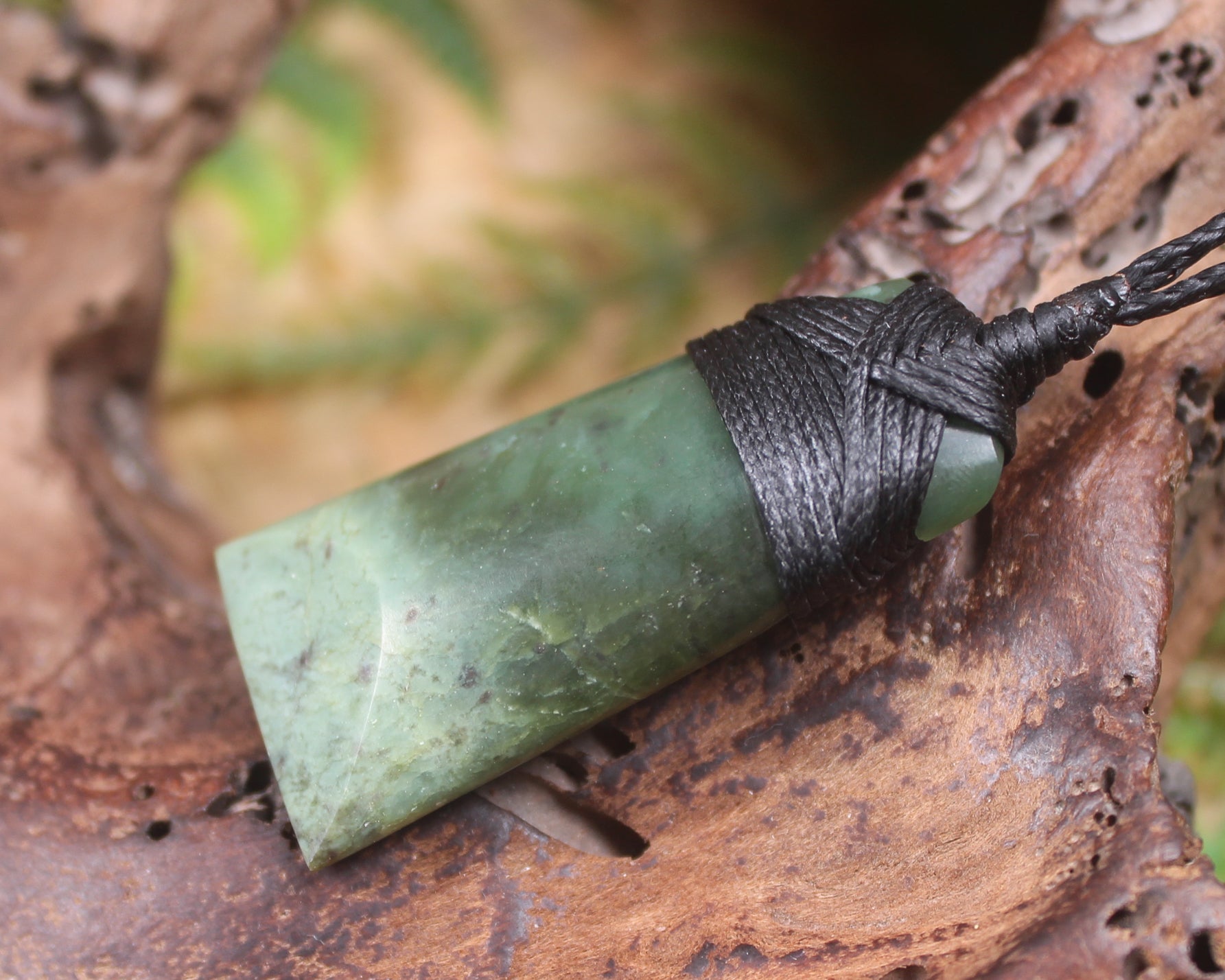 Hapopo Pounamu Toki - NZ Greenstone
