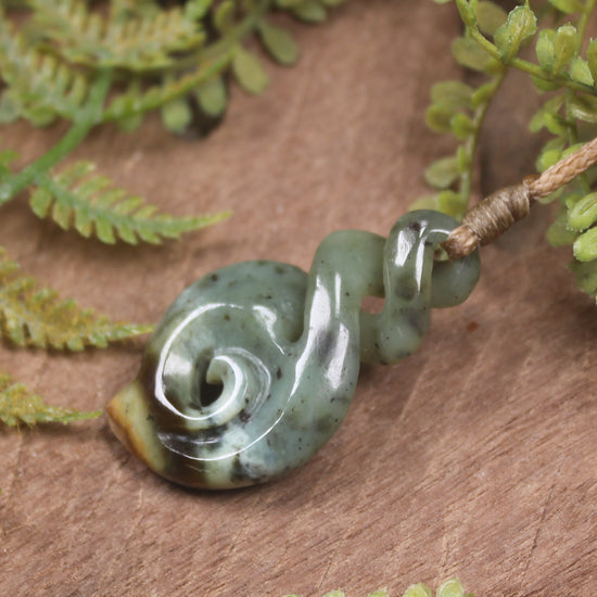Twist or Pikorua carved from Flower Jade Pounamu - NZ Greenstone