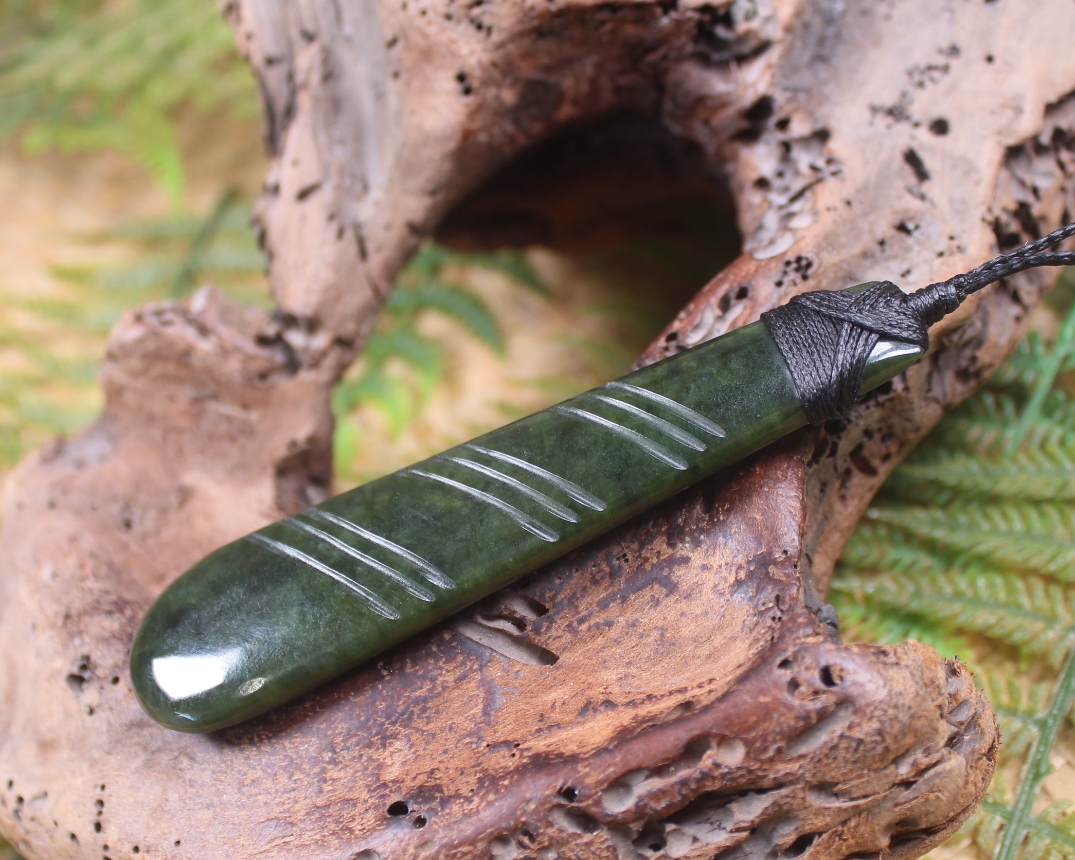 Kawakawa Pounamu Roimata Pendant - NZ Greenstone