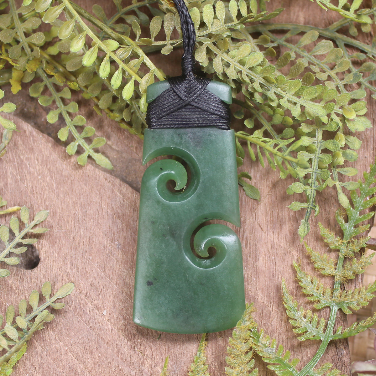 Toki with Koru pounamu pendant - NZ Greenstone