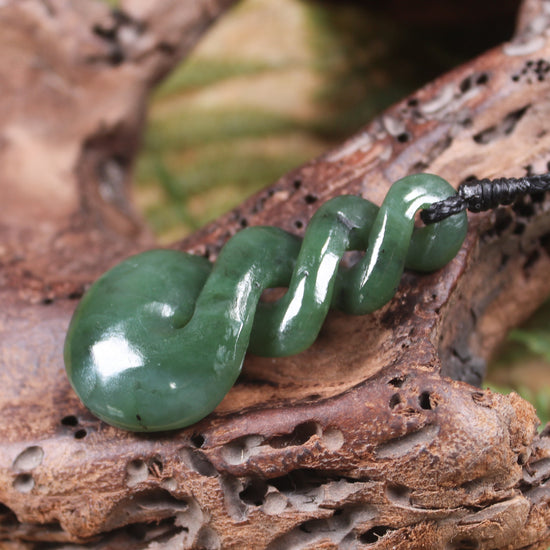 Twist or Pikorua carved from Hapopo Pounamu - NZ Greenstone