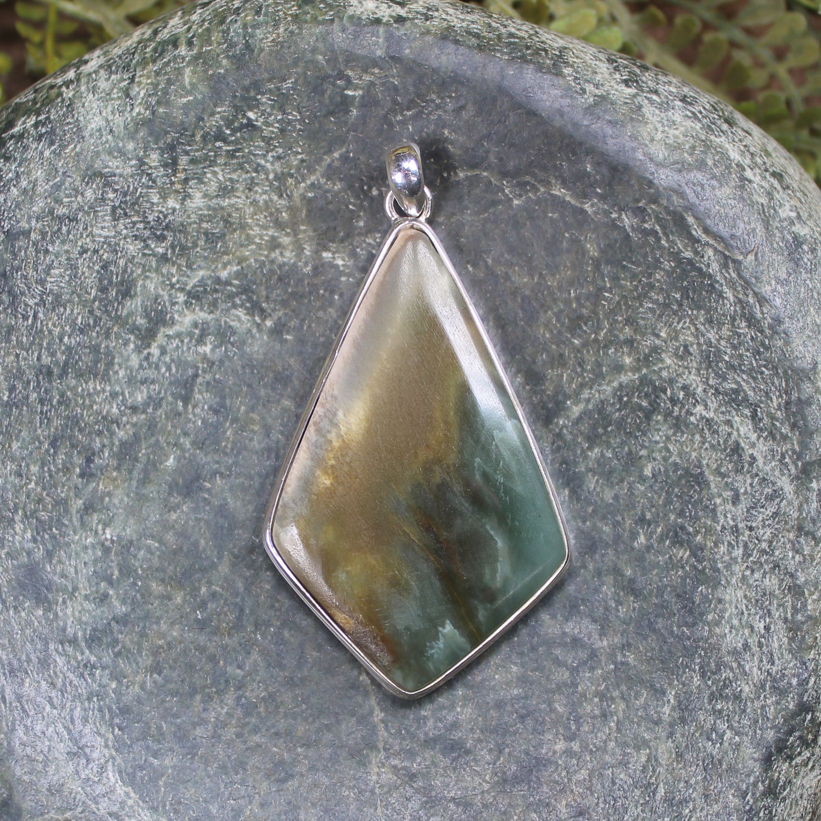 Inanga Pounamu - NZ Greenstone