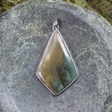 Inanga Pounamu - NZ Greenstone